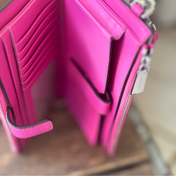 Michael Kors Jet Set Double Zip Wrislet 🩷 - Picture 3 of 8